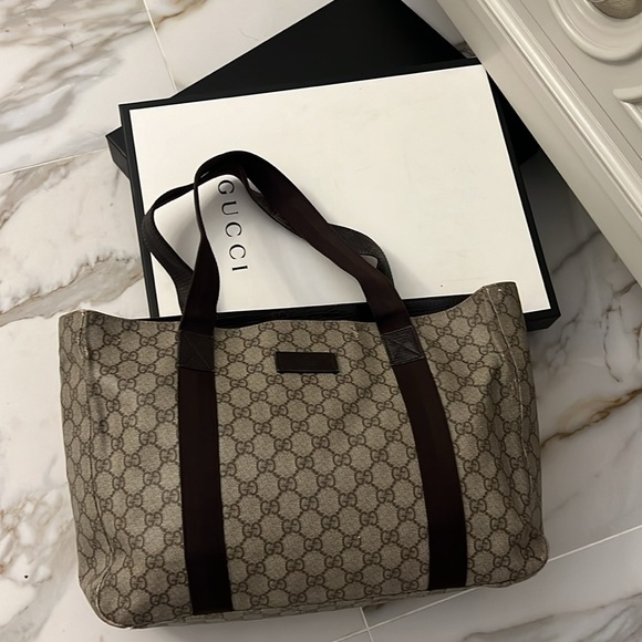 Gucci Handbags - Authentic Gucci tote bag
